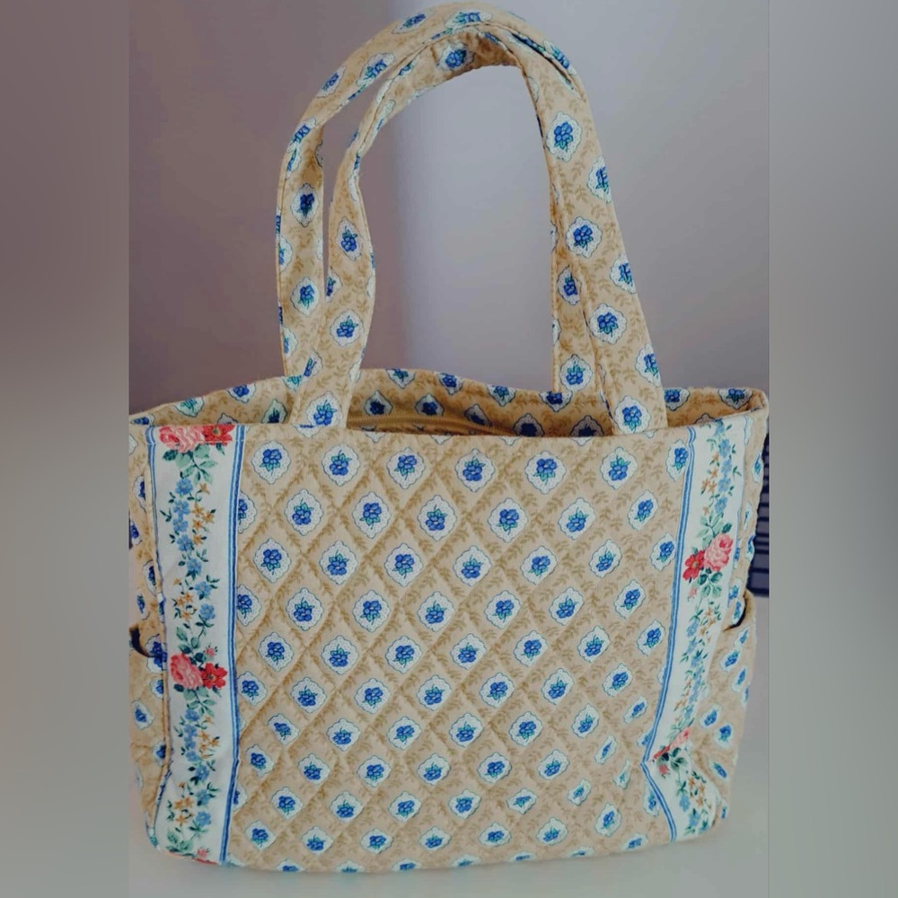 Vera Bradley tote and glass case new